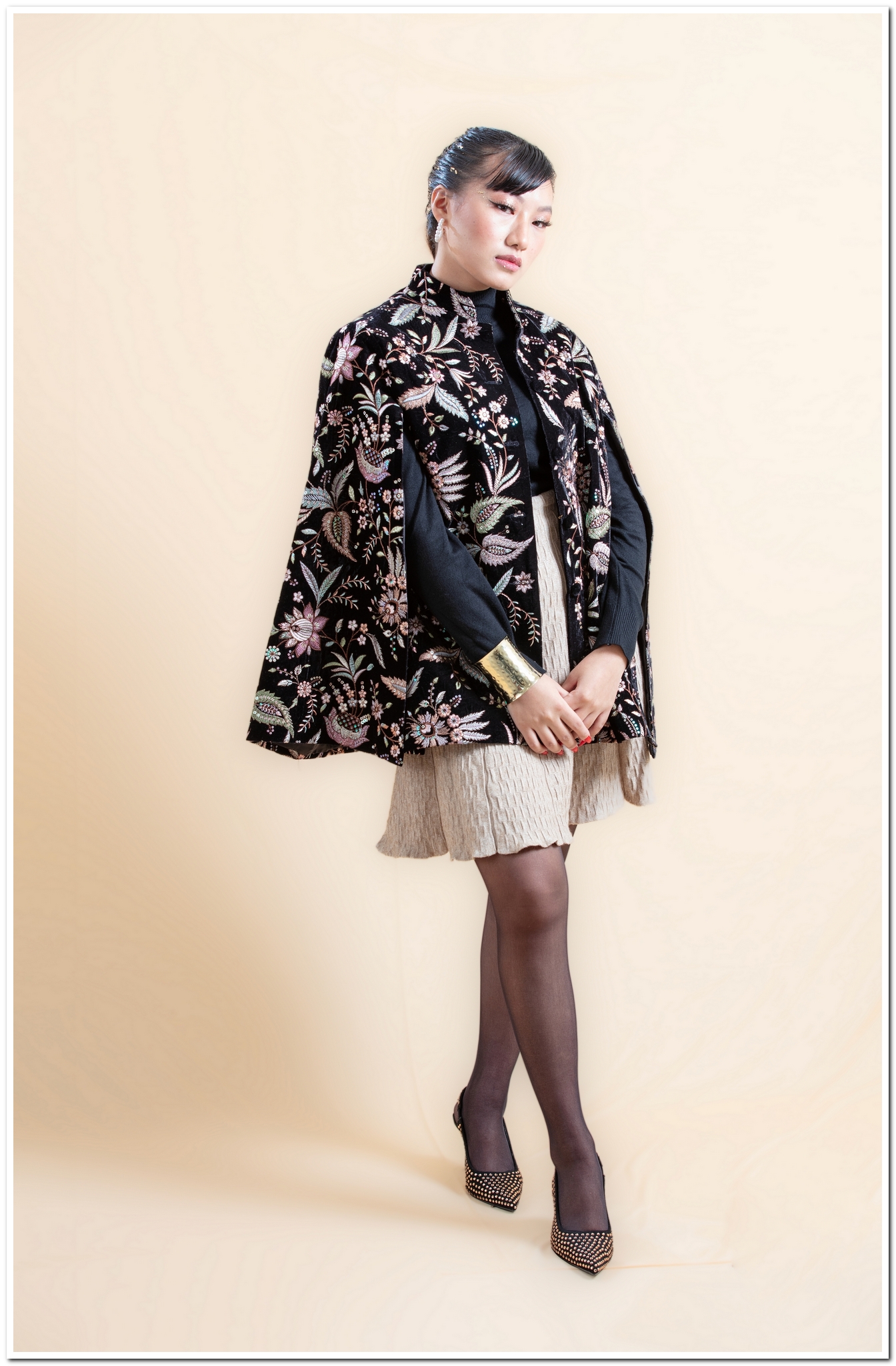premiuim winter wear capes party capes